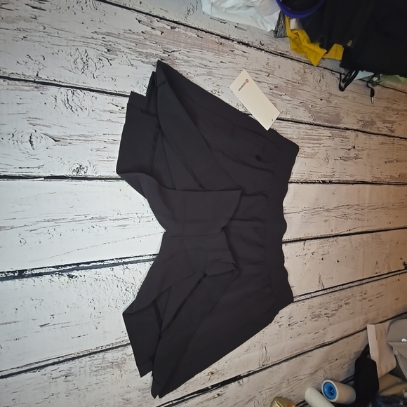 NWT Lululemon Stretch Woven Relaxed Fit High-Rise Short 4” - Black, Size XL - Picture 11 of 16